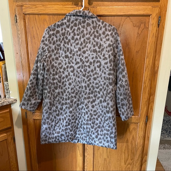 Snow leopard funnel jacket-Old Navy - Picture 6 of 6